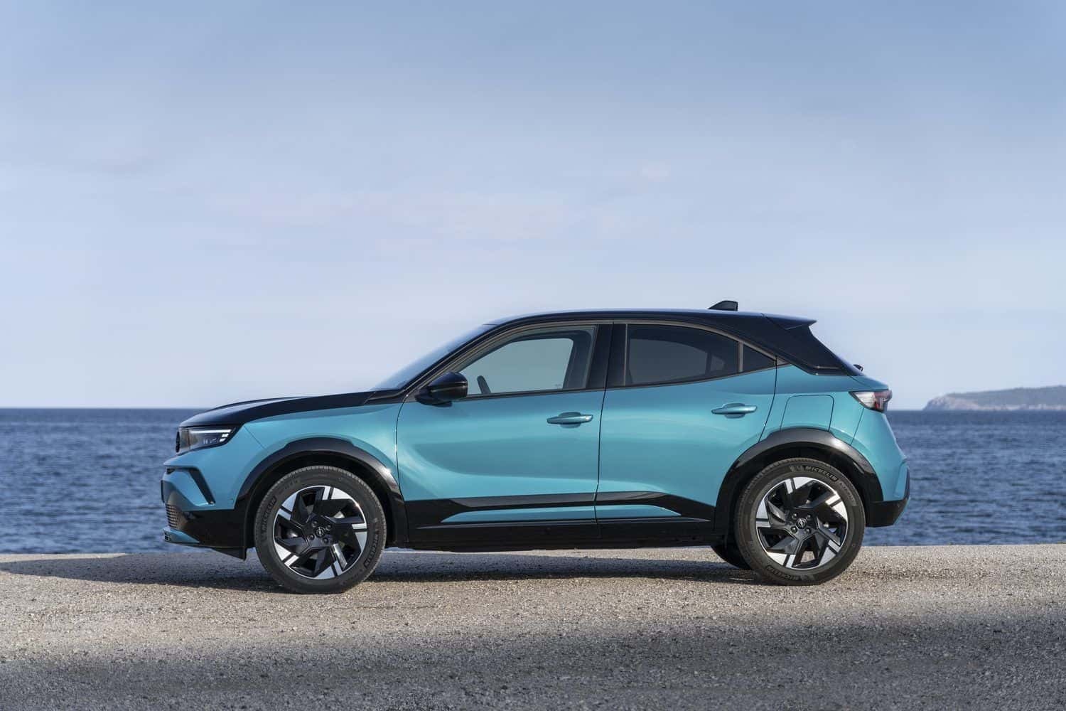 opel_mokka_facelift_2025_blue_021.jpg