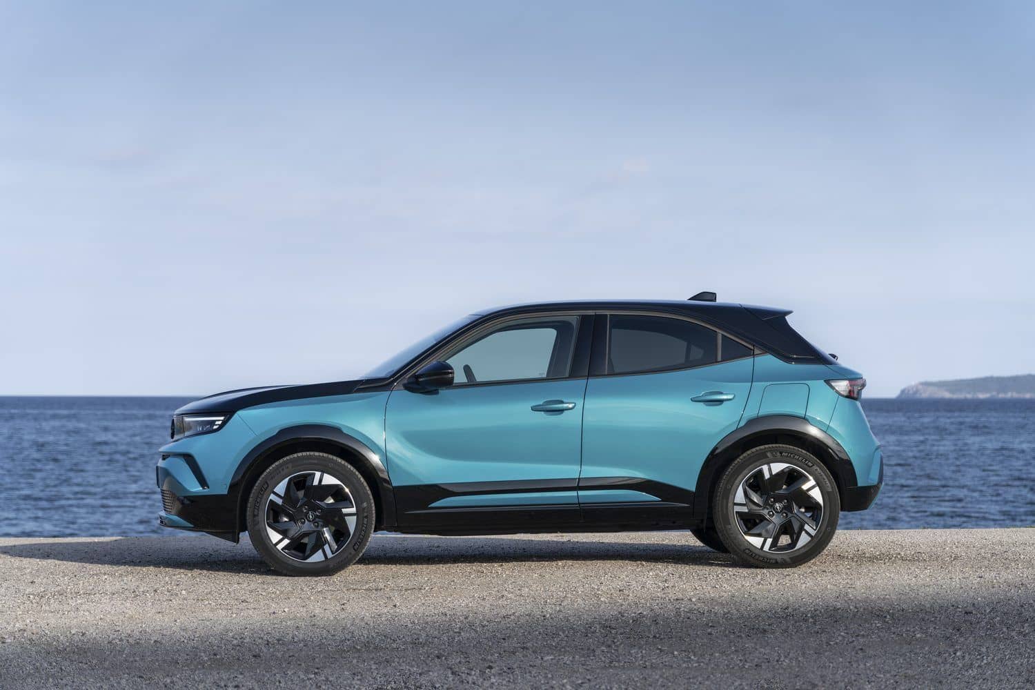 opel_mokka_facelift_2025_blue_021.jpg